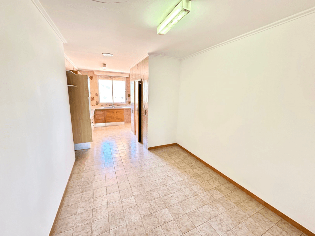 Opportunité : Immeuble avec Jardin de 180 m² et Toit-terrasse avec Vue sur la Mer
