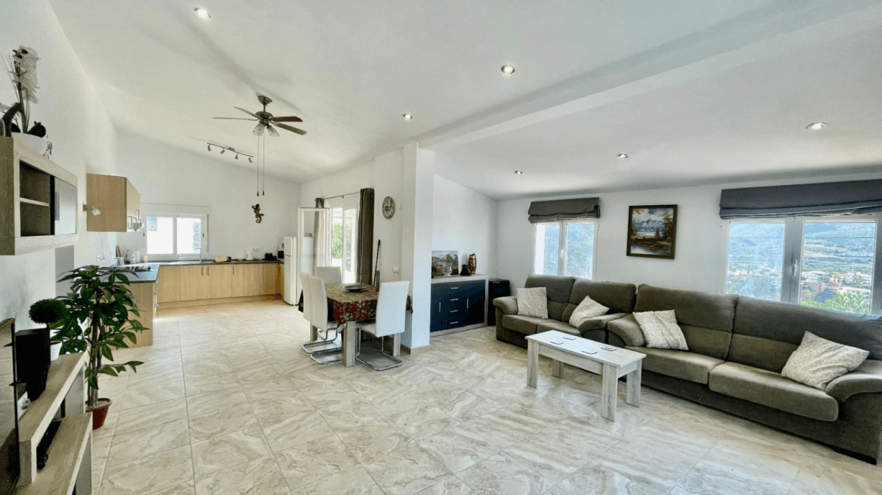 Villa zu verkaufen in Orba: Panoramablick, separates Gästeapartment