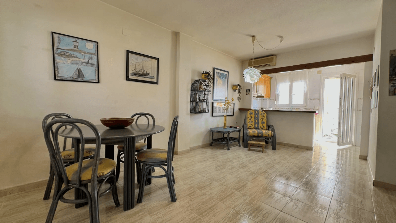 Superbe maison jumelée à El Vergel avec 3 chambres et 2 salles de bains