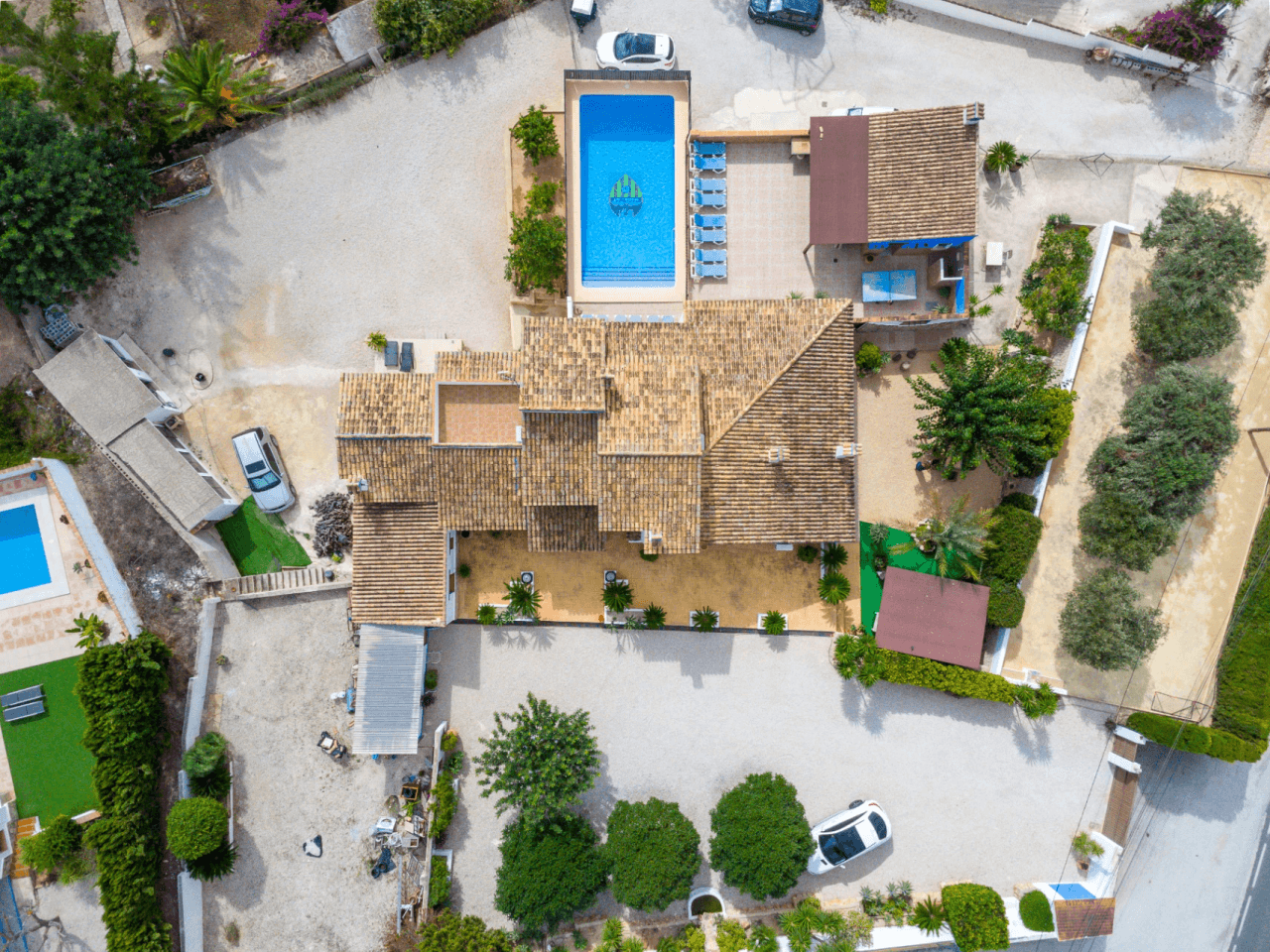 Finca à vendre à Benissa sur un grand terrain avec piscine et maison d‘invités
