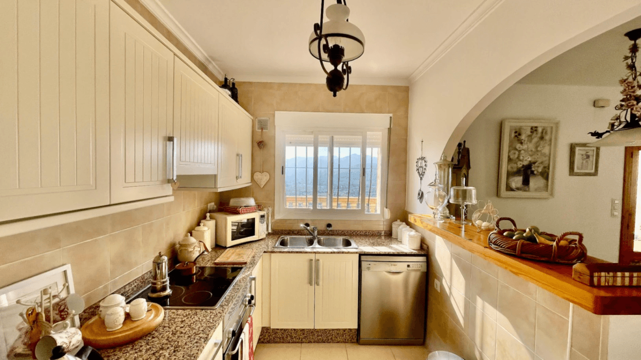 Villa à vendre à Jalon : vue spectaculaire sur la vallée, exposition sud