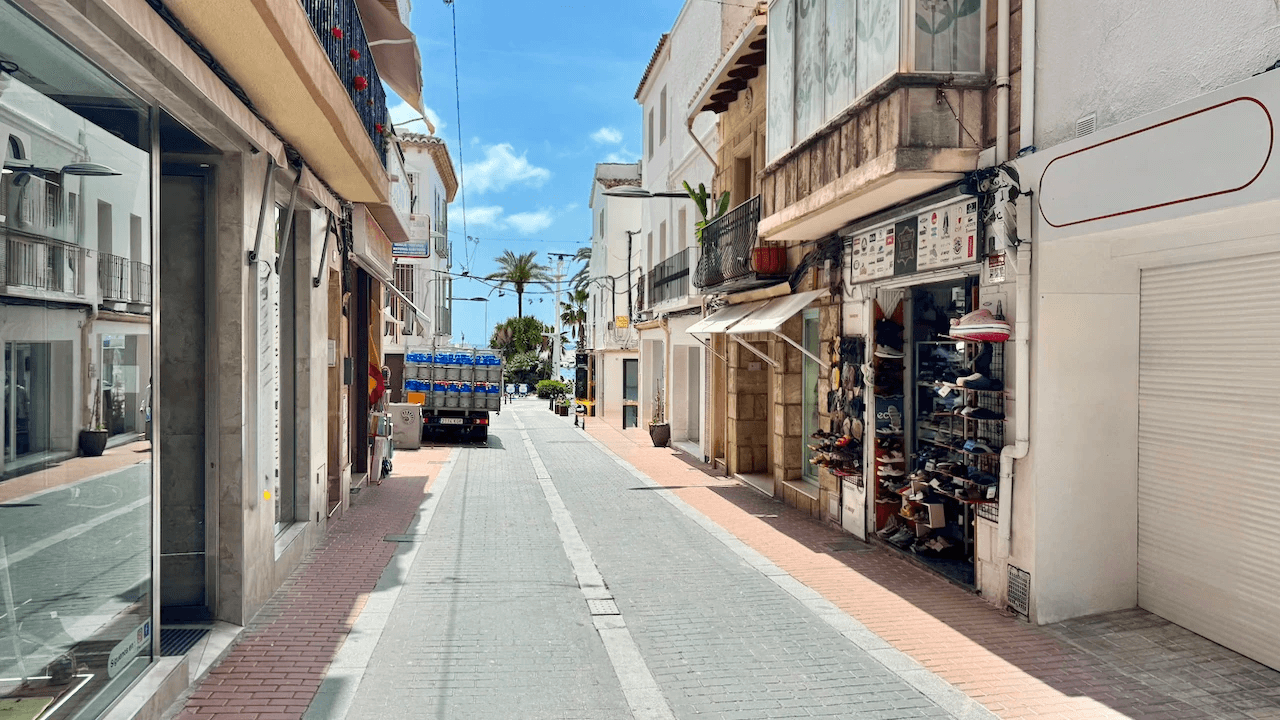 Local a Moraira, Moraira Centre