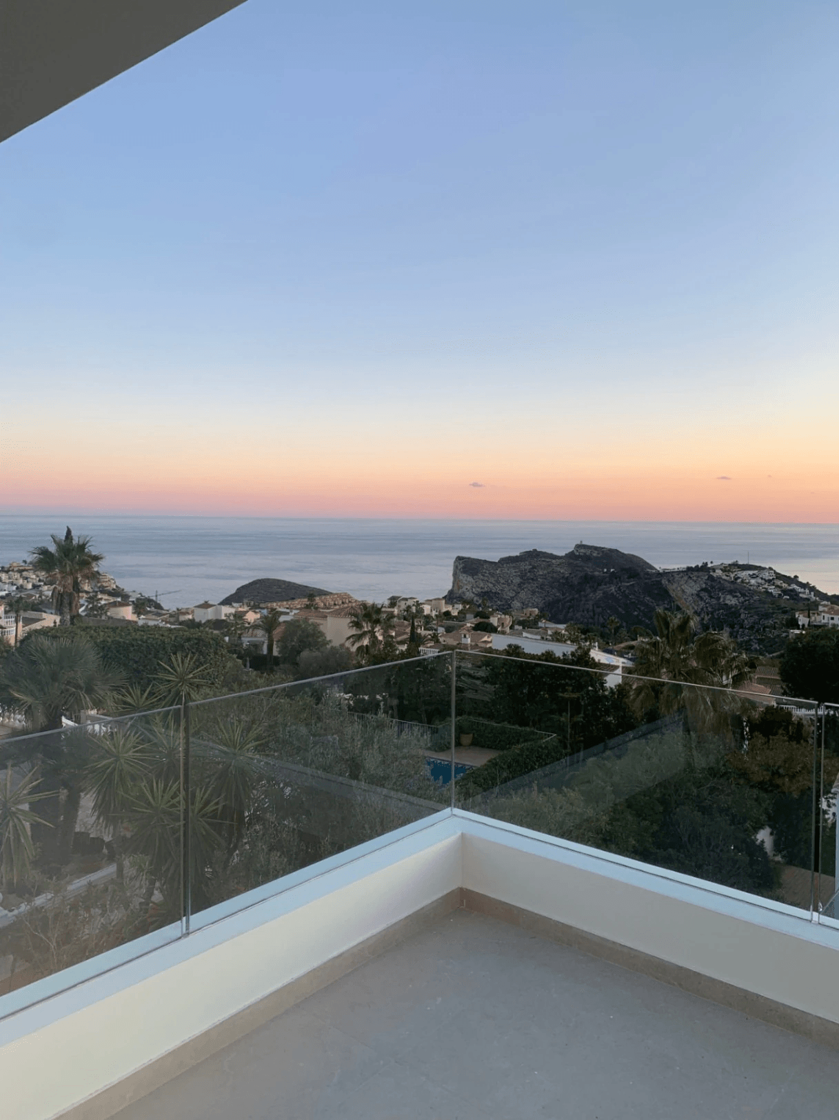 Villa de luxe neuve avec vue panoramique sur la mer à Cumbre del Sol