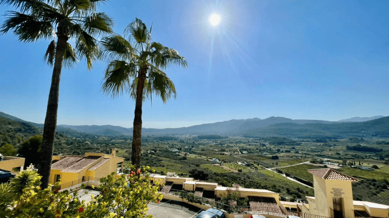 Villa à vendre à Jalon : vue spectaculaire sur la vallée, exposition sud