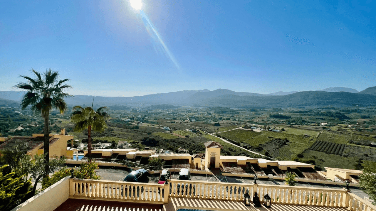 Villa à vendre à Jalon : vue spectaculaire sur la vallée, exposition sud