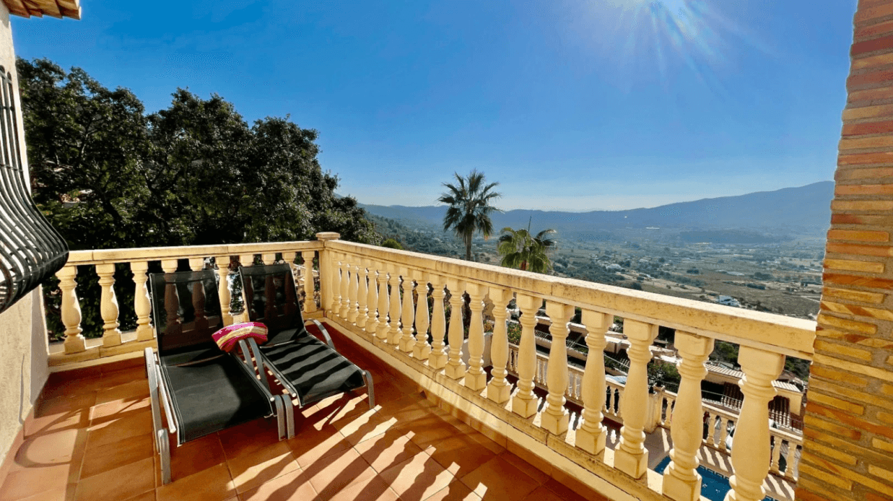 Villa à vendre à Jalon : vue spectaculaire sur la vallée, exposition sud
