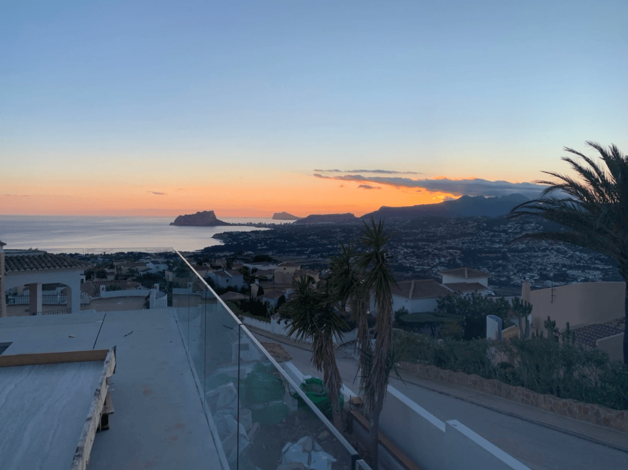Villa de luxe neuve avec vue panoramique sur la mer à Cumbre del Sol