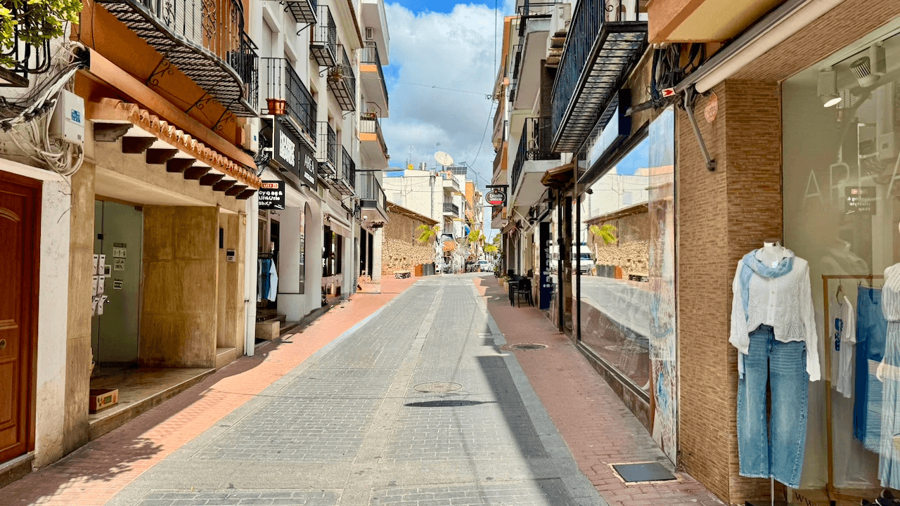 Local a Moraira, Moraira Centre