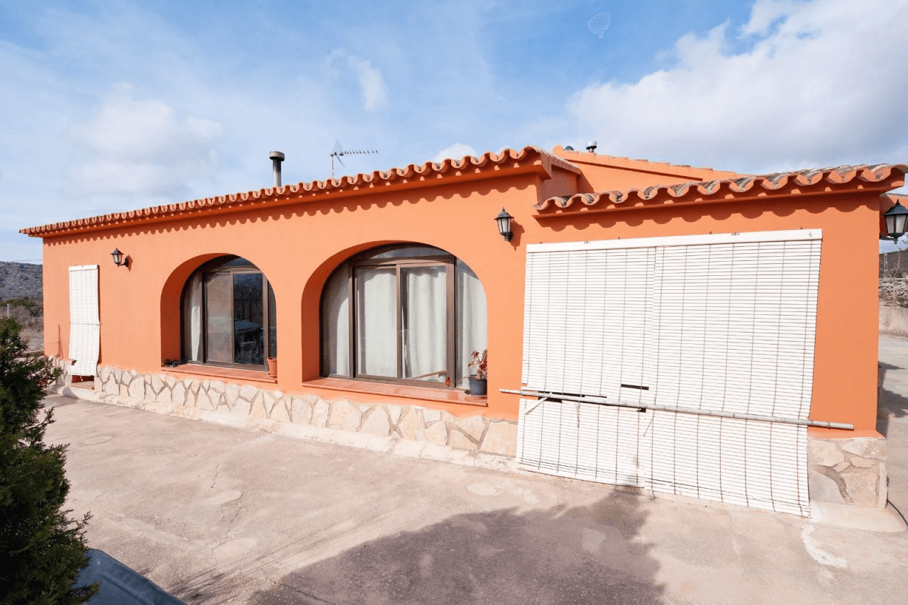 Charmante Finca in Südlage mit freiem Blick in Benissa