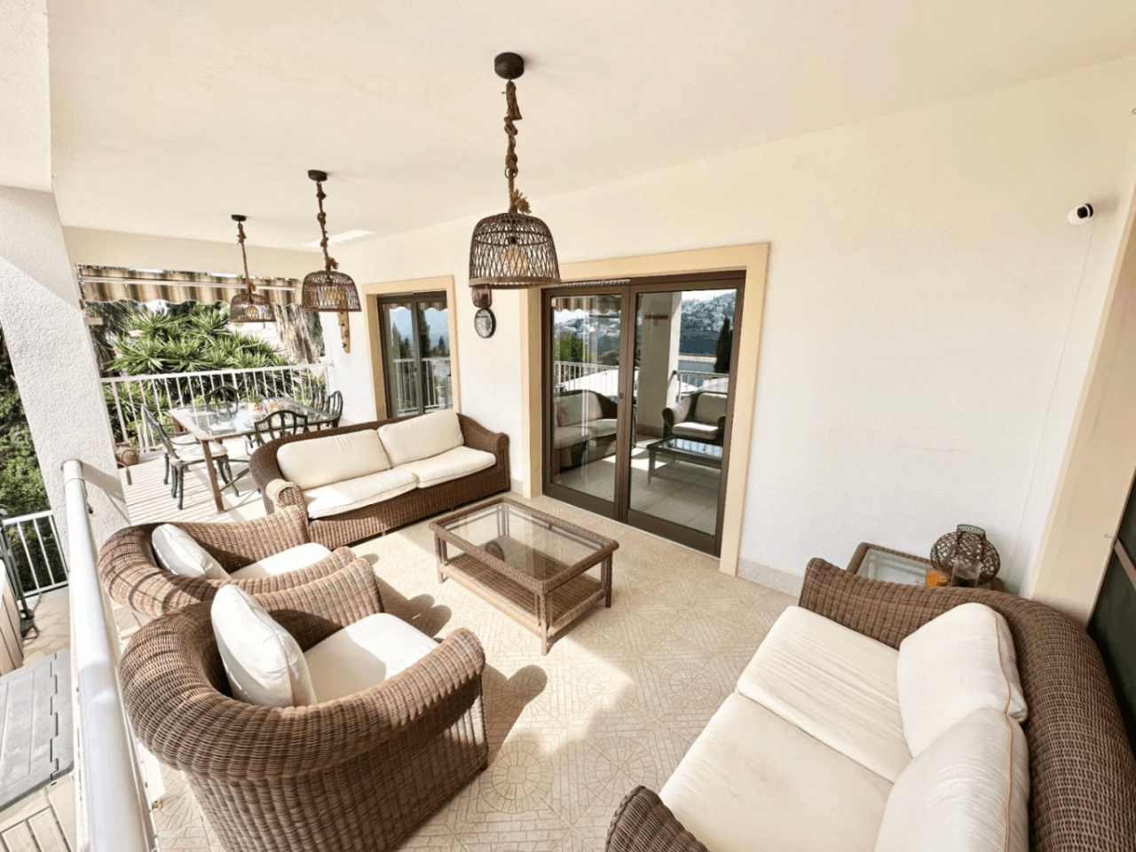 Votre oasis à Monte Pego : chalet avec grand terrain, piscine et totale intimité.