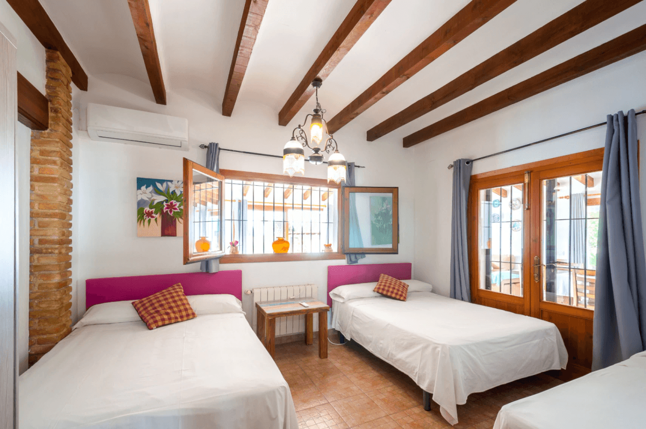 Finca à vendre à Benissa sur un grand terrain avec piscine et maison d‘invités