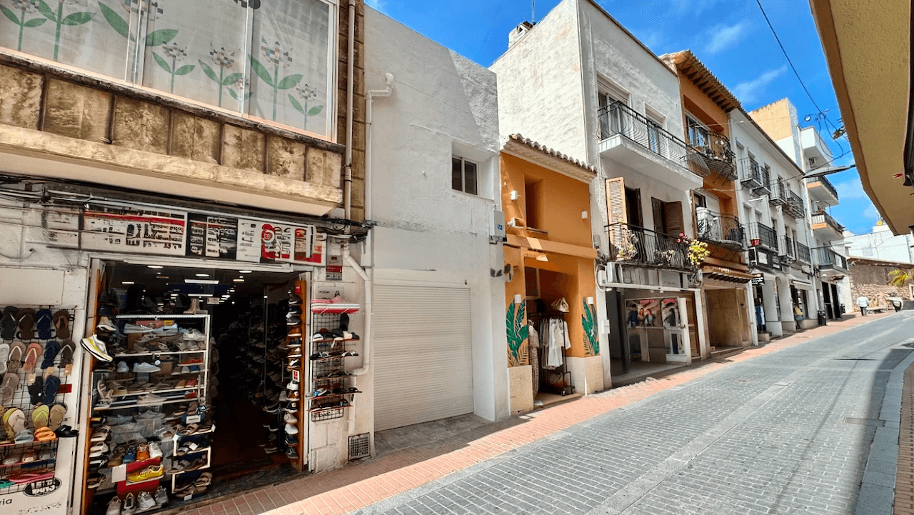 Local a Moraira, Moraira Centre