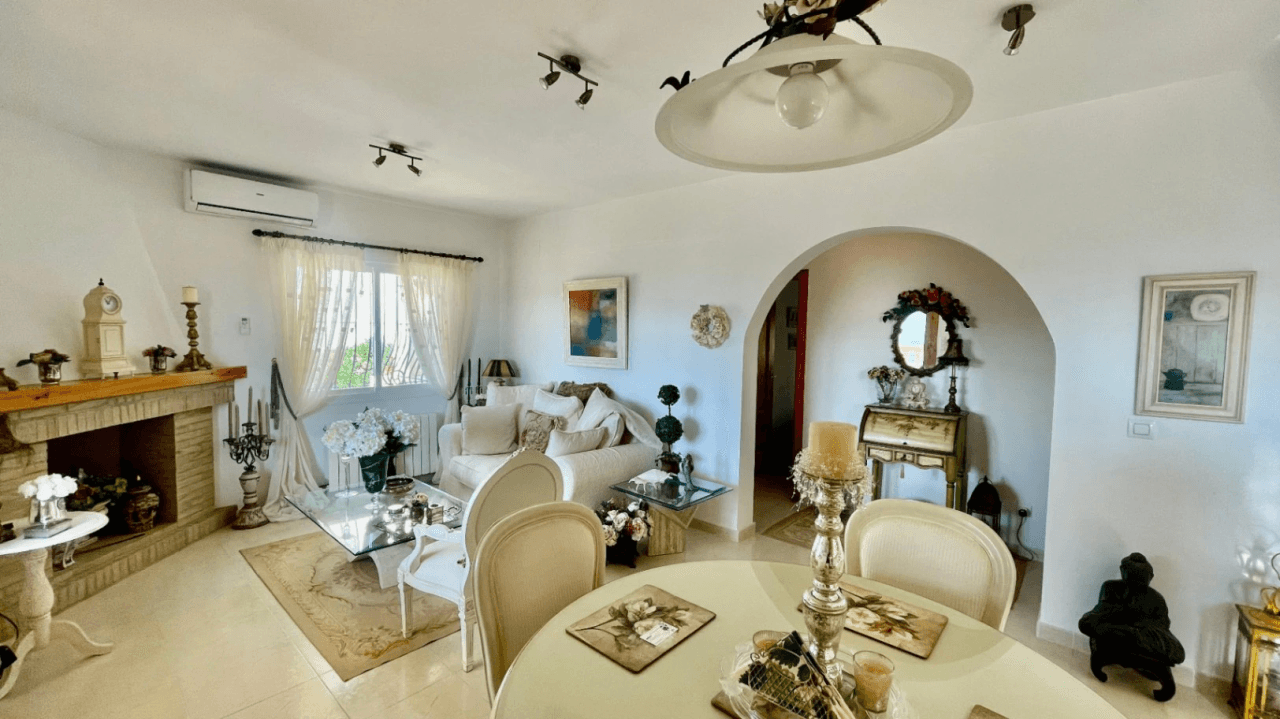 Villa à vendre à Jalon : vue spectaculaire sur la vallée, exposition sud