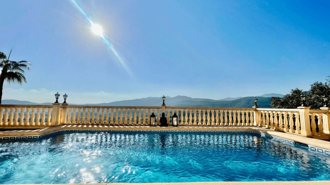 Villa à vendre à Jalon : vue spectaculaire sur la vallée, exposition sud
