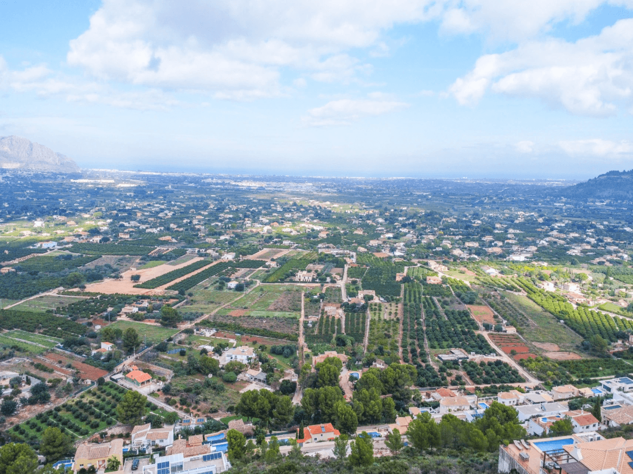 Villa design exclusif de style Ibiza à Pedreguer avec vue panoramique sur les montagnes