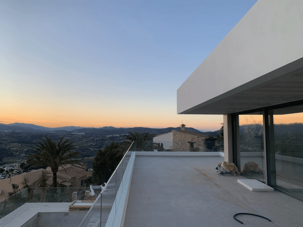 Villa de luxe neuve avec vue panoramique sur la mer à Cumbre del Sol
