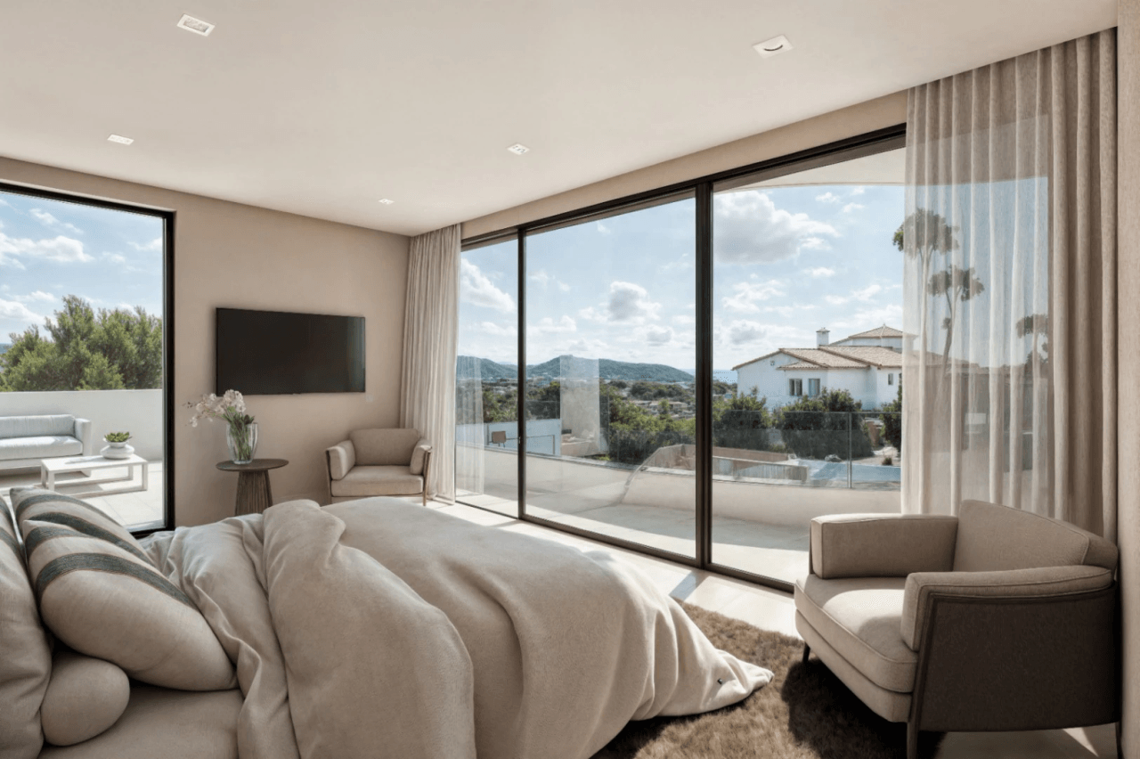 Superbe villa avec vue dégagée sur les montagnes et la mer.