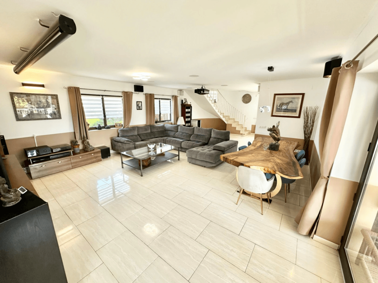 Votre oasis à Monte Pego : chalet avec grand terrain, piscine et totale intimité.