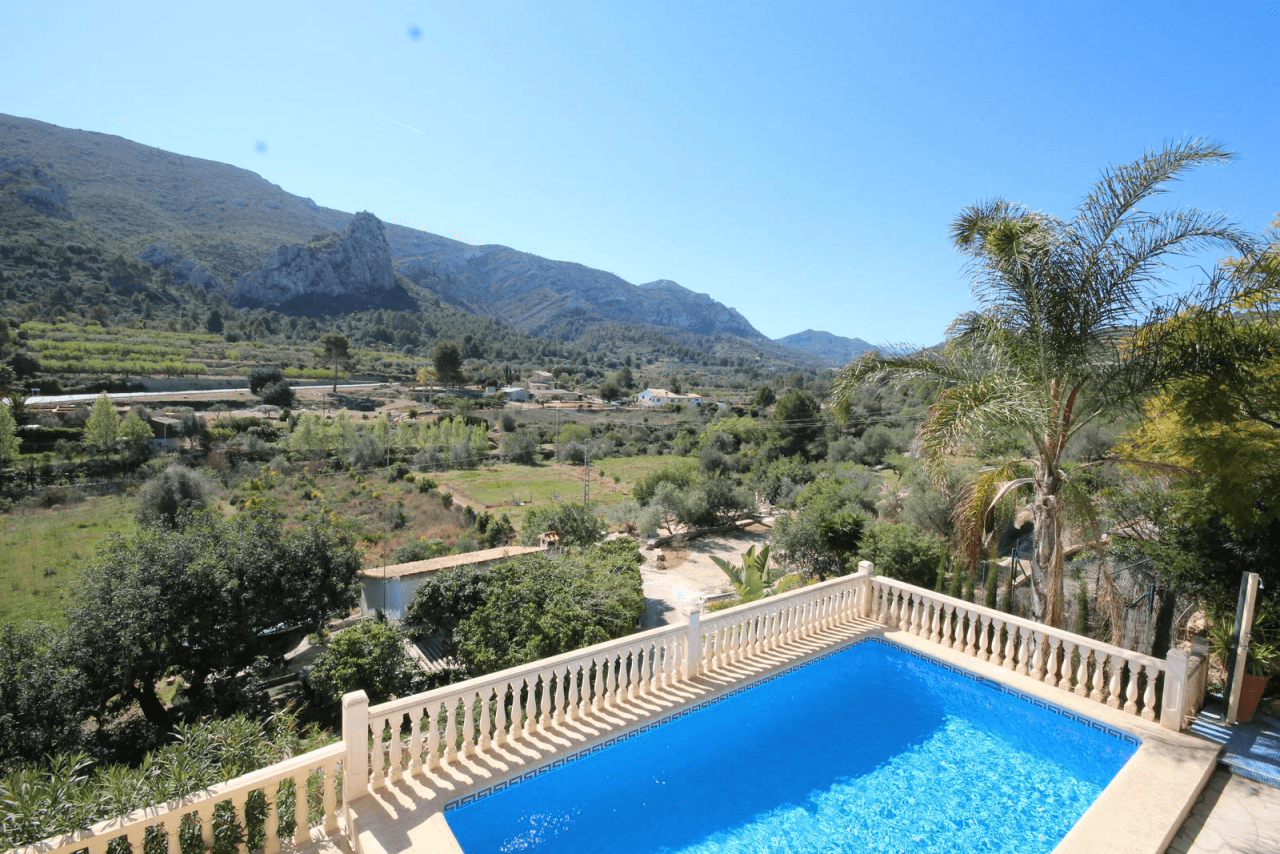 Alquiler. Chalet/Villa à Pedreguer