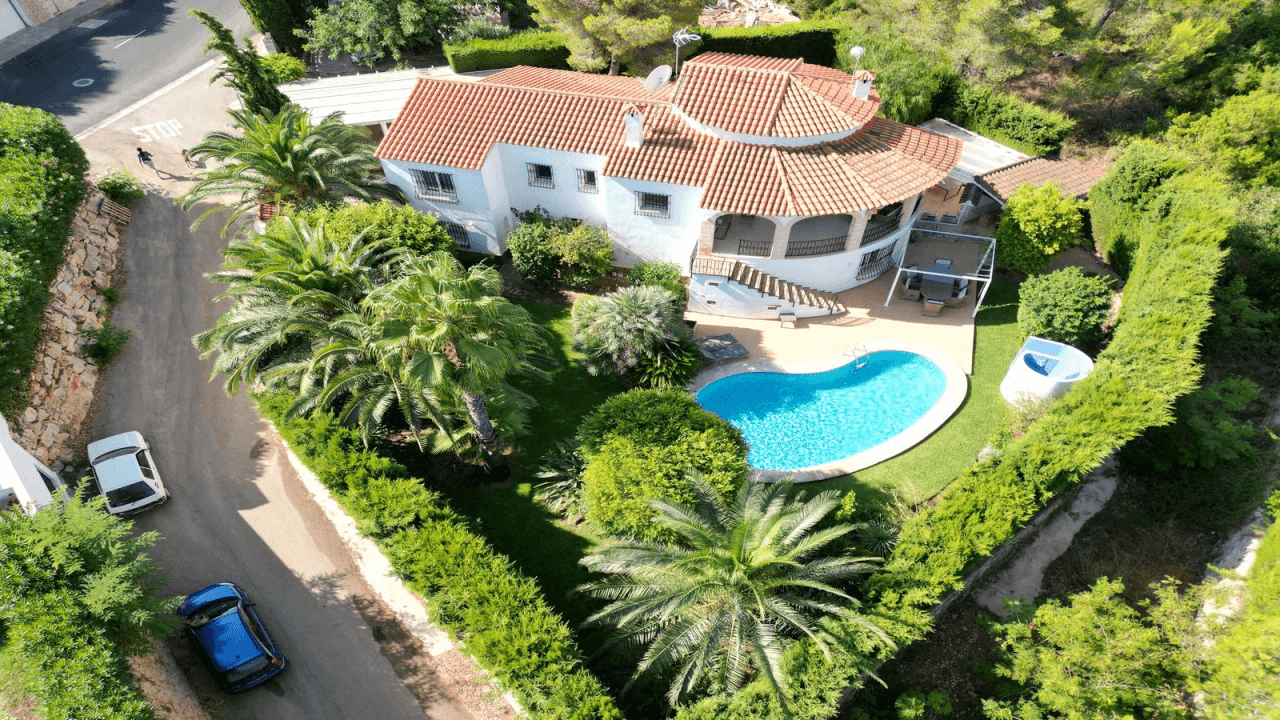 Alquiler. Chalet/Villa à Denia