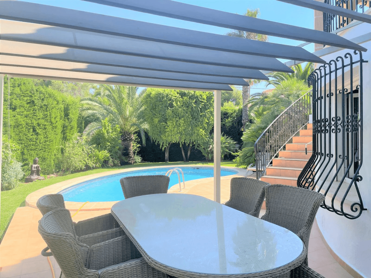 Alquiler. Chalet/Villa à Denia