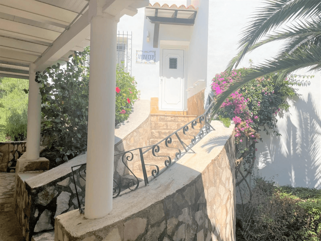 Alquiler. Chalet/Villa à Denia