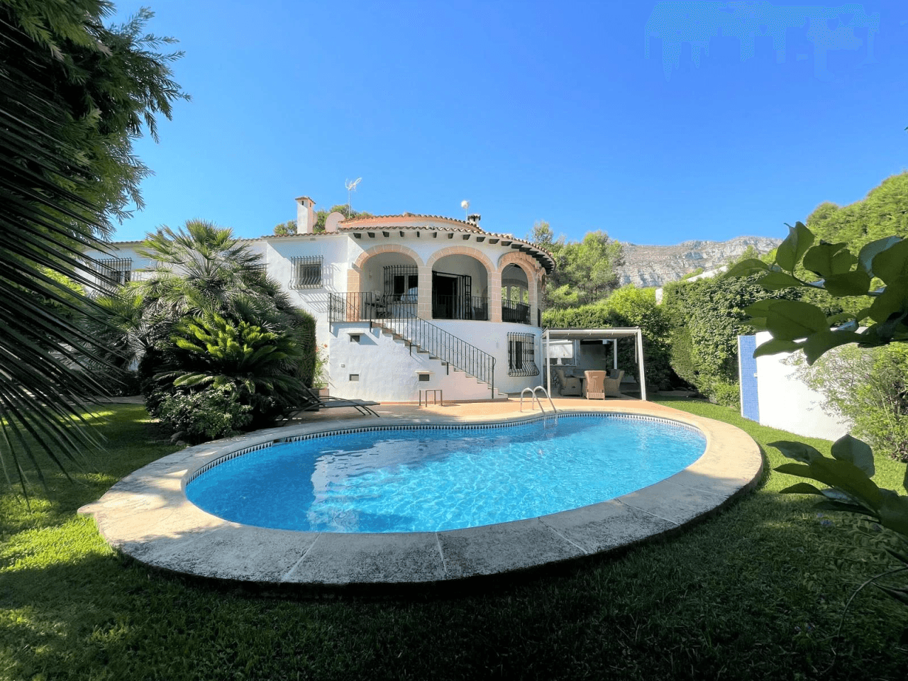 Alquiler. Chalet/Villa à Denia