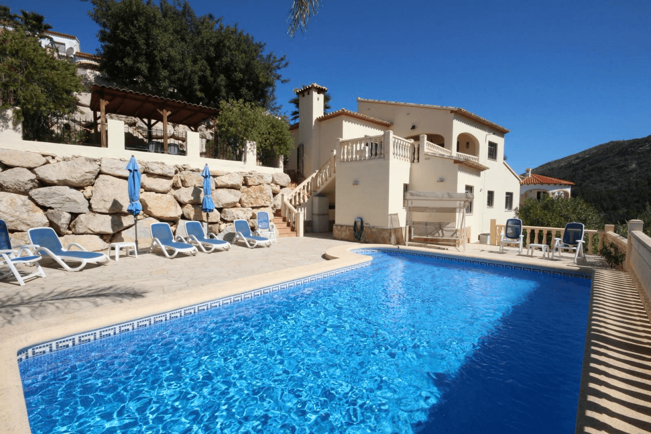 Alquiler. Chalet/Villa à Pedreguer