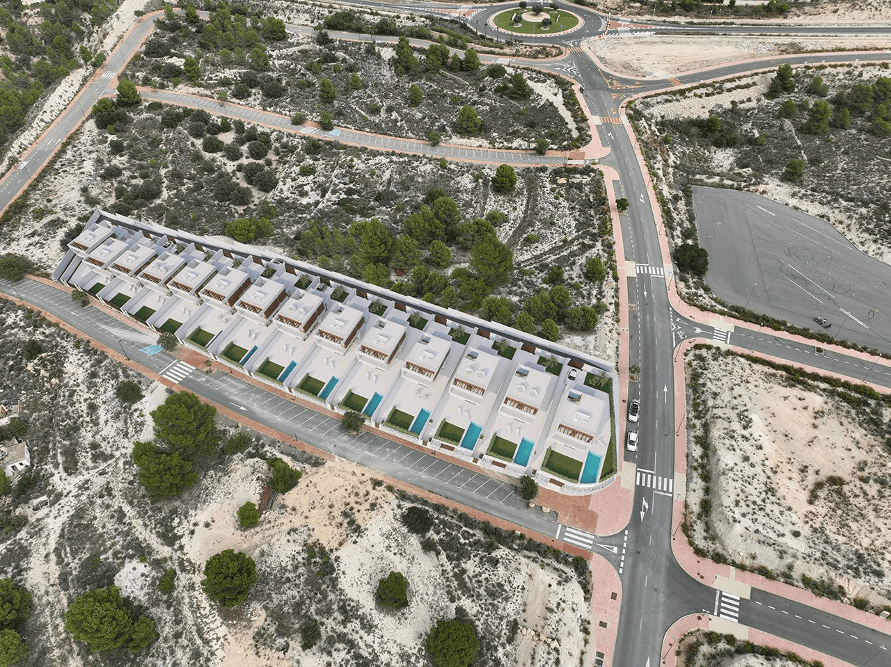 Villas exclusives avec 3 chambres, 3 salles de bain, W.C., cave, piscine privée et toit-terrasse avec vue sur la mer