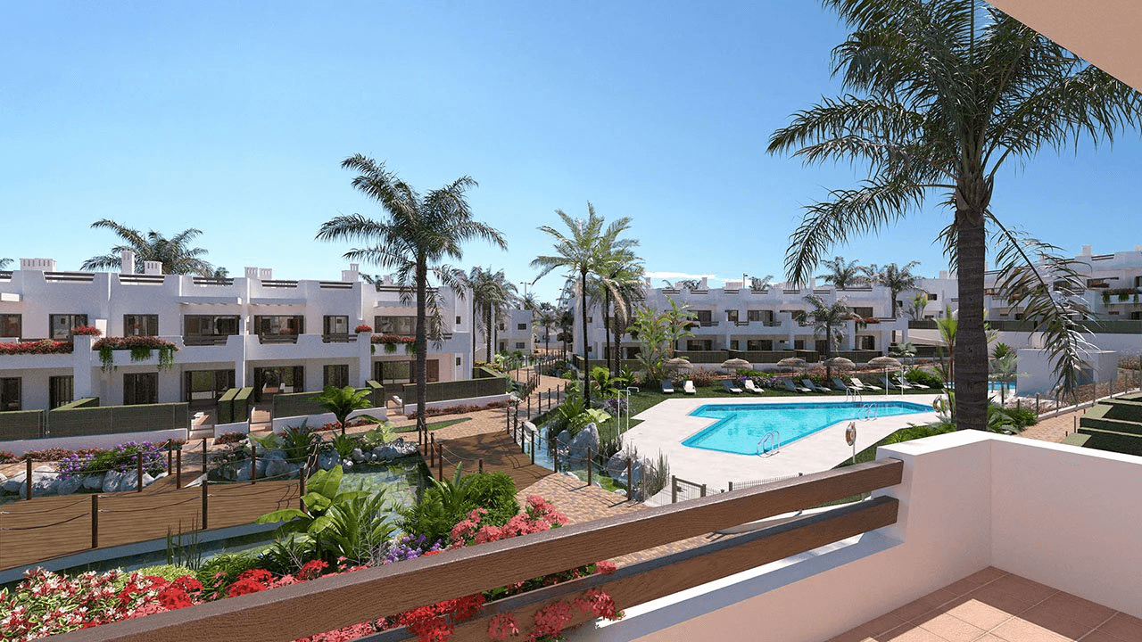 Penthouses de 3 chambres à coucher avec toit-terrasse, stationnement souterrain et piscine communautaire à première ligne de la plage