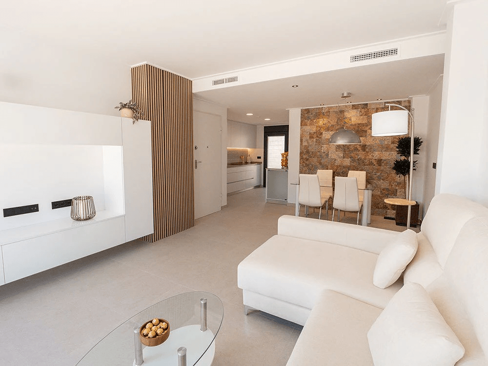 Villas jumelées exclusives avec 3 chambres, 2 salles de bains, terrasse sur le toit, climatisation, piscine privée et parking privé