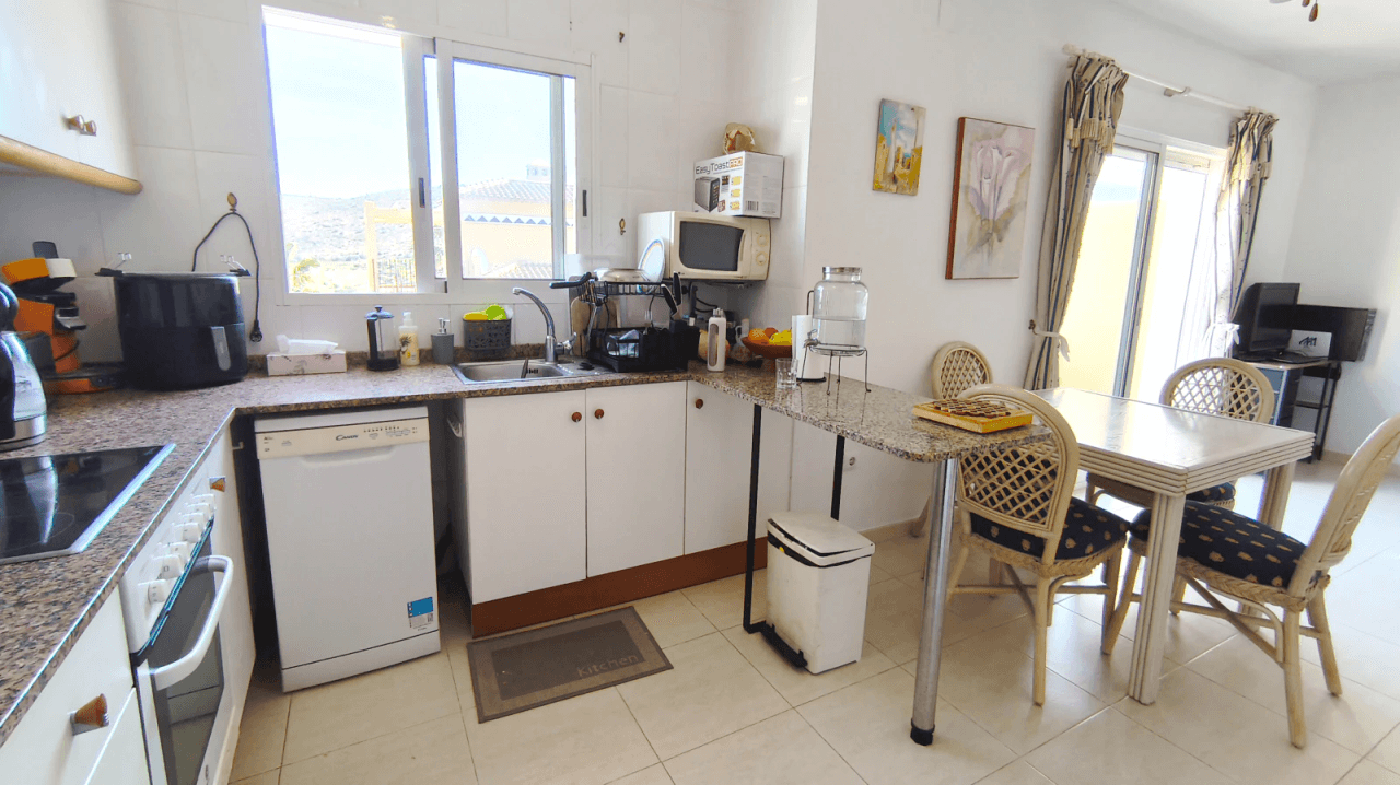 Appartement au dernier étage avec terrasse, place de parking et débarras