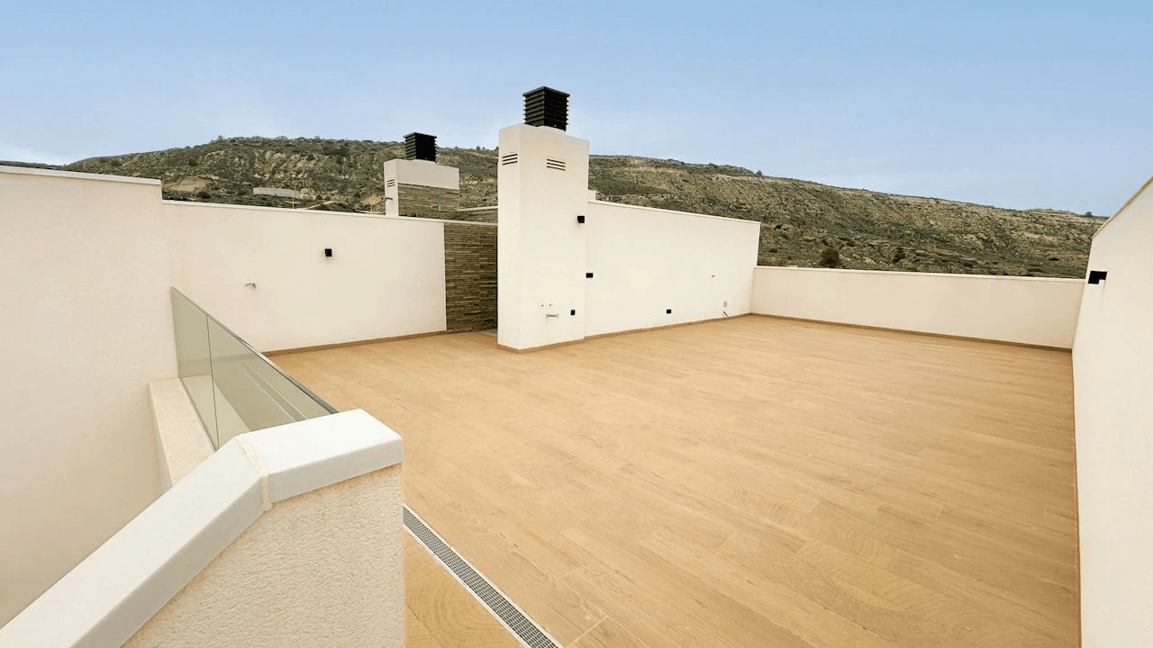 Appartements au dernier étage de 2 chambres à coucher, 2 salles de bain, air conditionné et piscine commune dans le La Finca Golf Resort
