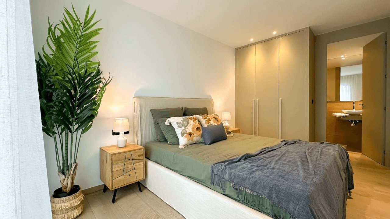 Appartements au dernier étage de 2 chambres à coucher, 2 salles de bain, air conditionné et piscine commune dans le La Finca Golf Resort