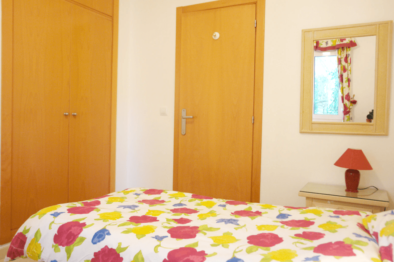 Appartement au dernier étage avec terrasse, place de parking et débarras