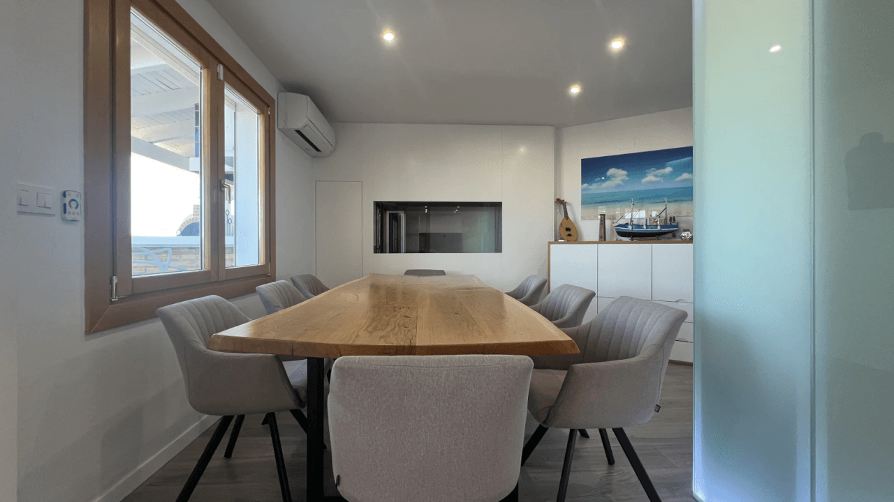Penthouse rénové avec terrasse de 50 m², vue mer et château – Centre de Dénia