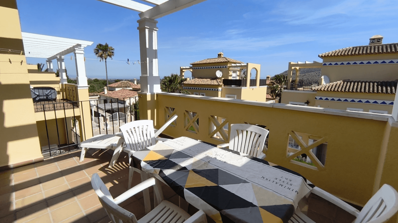 Appartement au dernier étage avec terrasse, place de parking et débarras