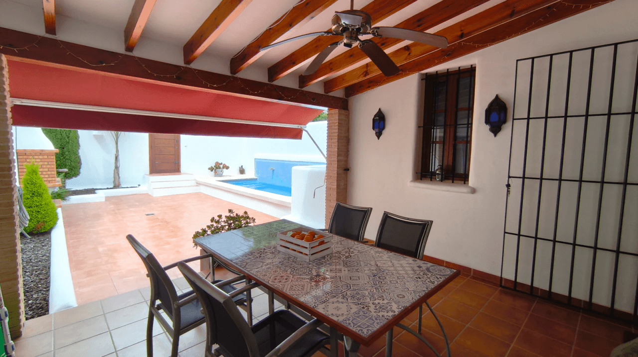 Maison mitoyenne avec garage dans le lotissement CalaXara à La Xara, Denia