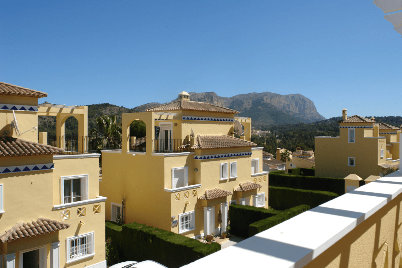Appartement au dernier étage avec terrasse, place de parking et débarras