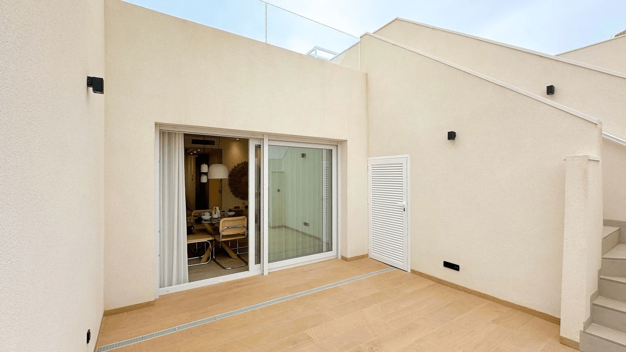 Appartements au dernier étage de 3 chambres à coucher, 2 salles de bain, air conditionné et piscine commune dans le La Finca Golf Resort