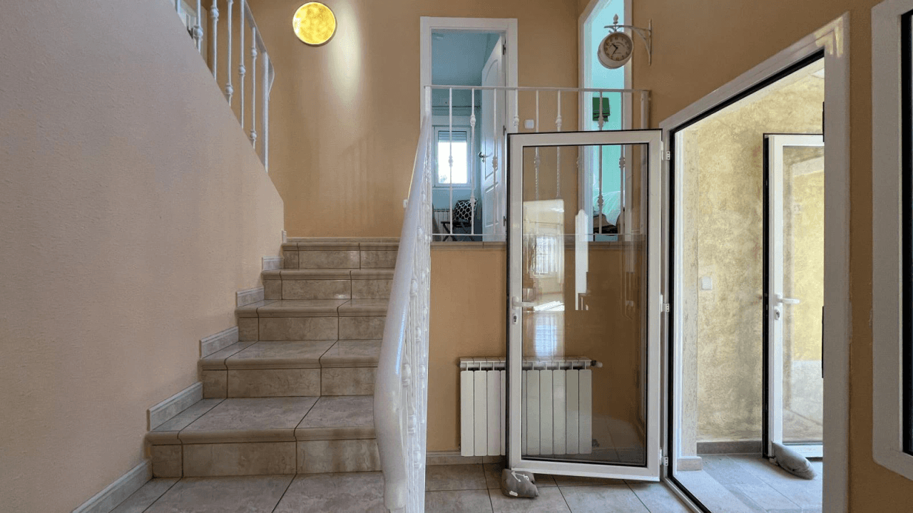Villa fantastique avec piscine et jardin privés