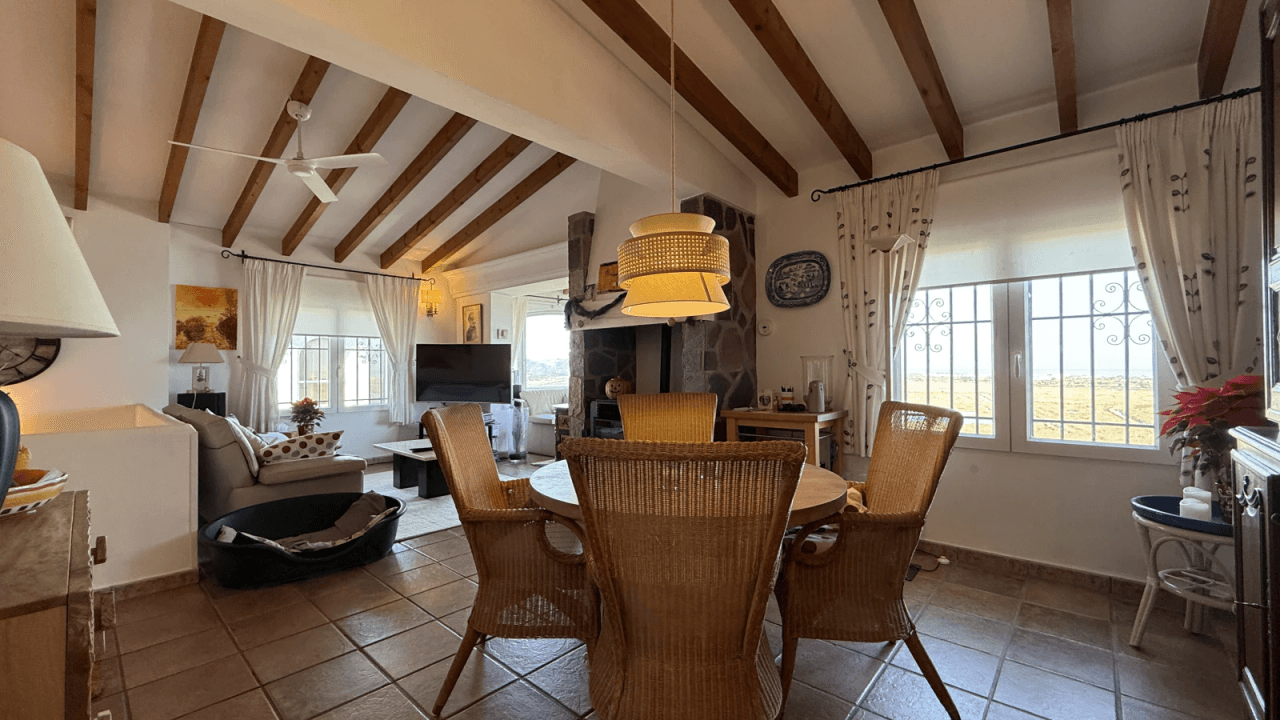 3 Schlafzimmer Villa mit Panoramablick und Pool