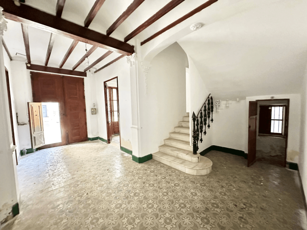 Maison de village avec plus de 100 ans d‘histoire dans le centre historique de Pego