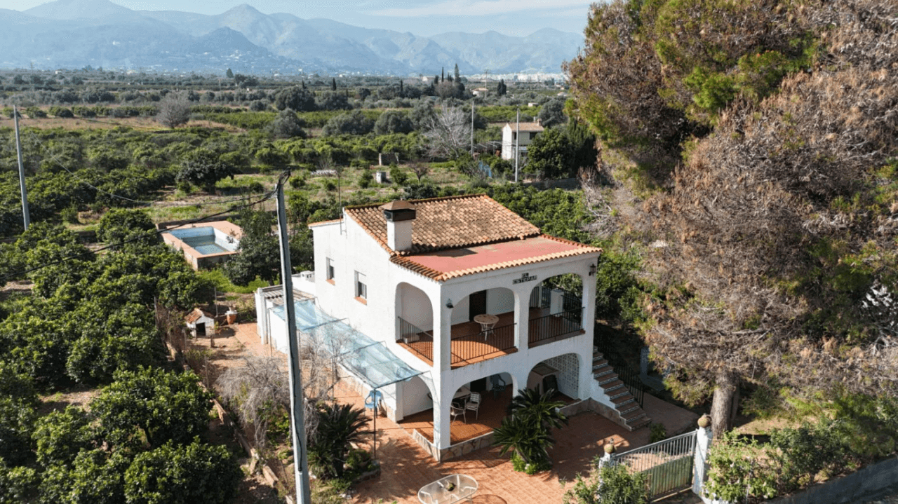 Maison de campagne avec 2 logements et vue sur la mer à Pego