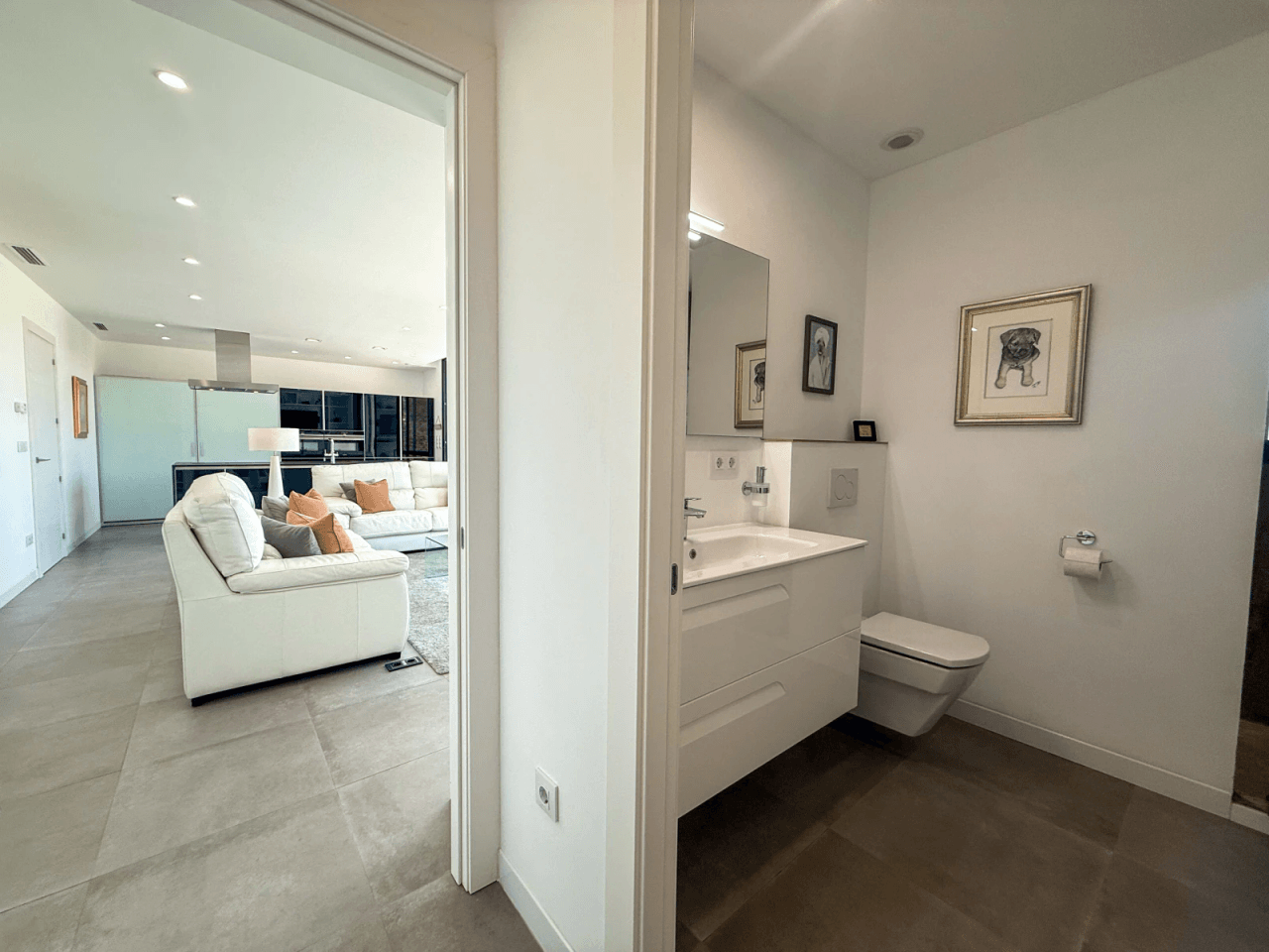 Exklusive Villa mit 3 Schlafzimmern, Garage, Abstellraum und luxuriöser Ausstattung