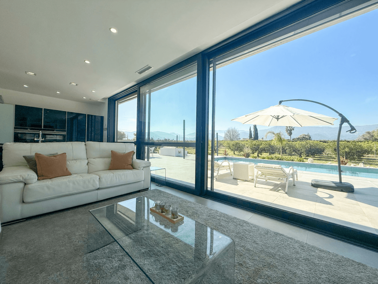 Exklusive Villa mit 3 Schlafzimmern, Garage, Abstellraum und luxuriöser Ausstattung