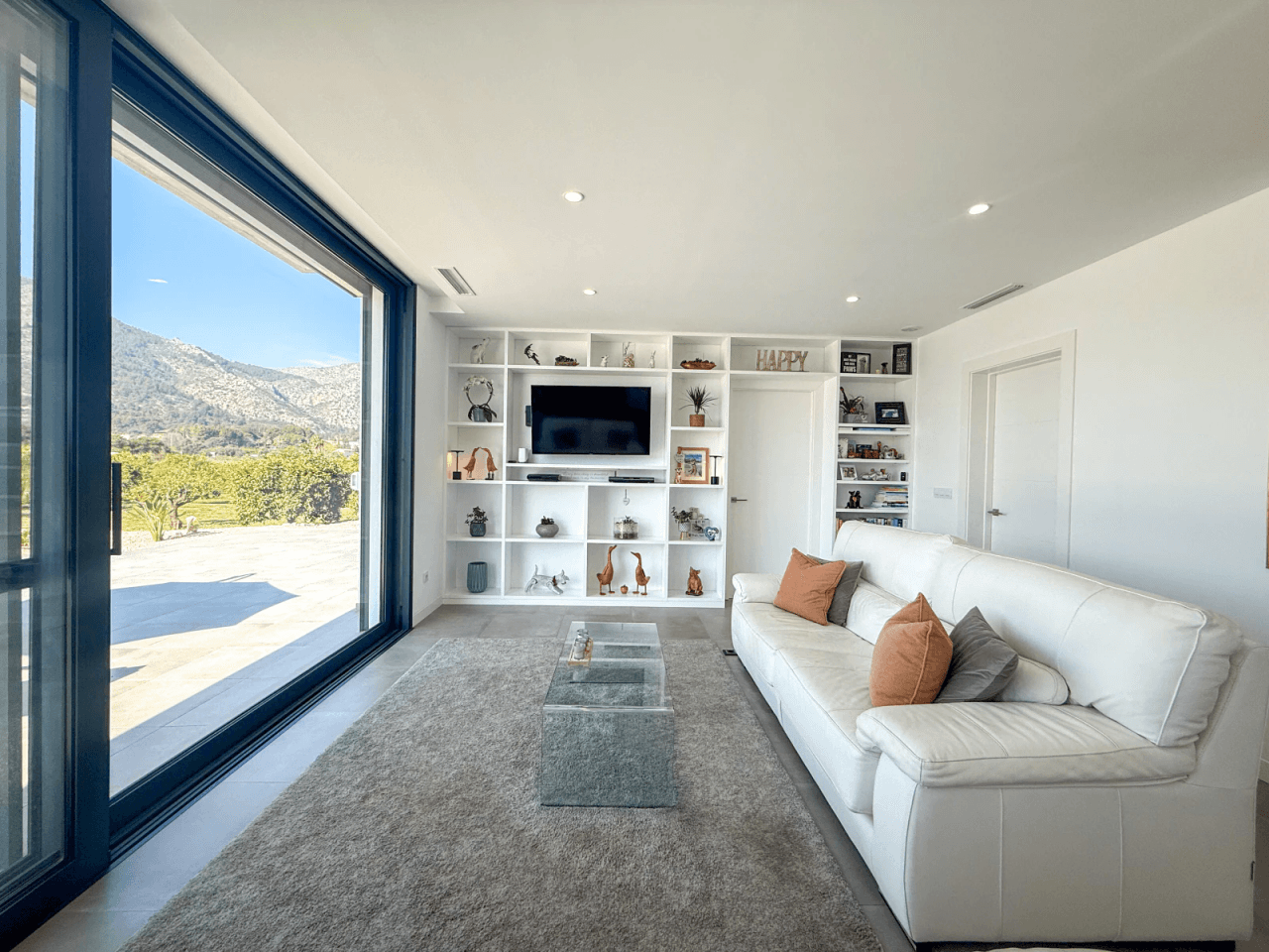 Exklusive Villa mit 3 Schlafzimmern, Garage, Abstellraum und luxuriöser Ausstattung