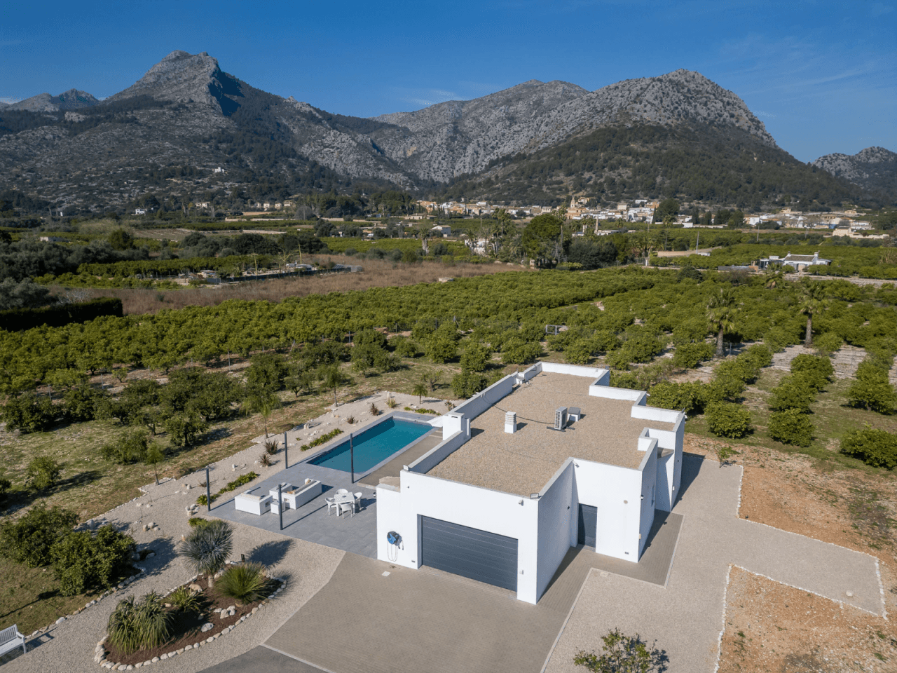 Exklusive Villa mit 3 Schlafzimmern, Garage, Abstellraum und luxuriöser Ausstattung