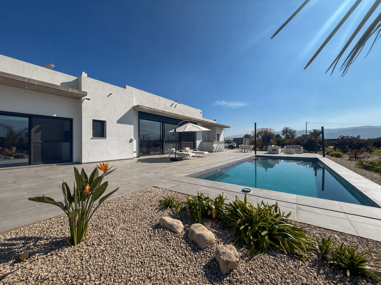 Exklusive Villa mit 3 Schlafzimmern, Garage, Abstellraum und luxuriöser Ausstattung