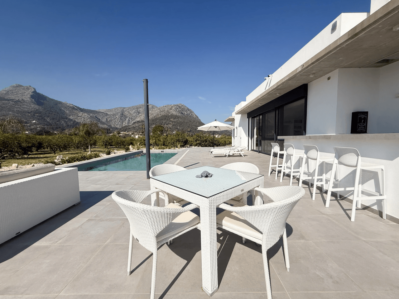 Exklusive Villa mit 3 Schlafzimmern, Garage, Abstellraum und luxuriöser Ausstattung